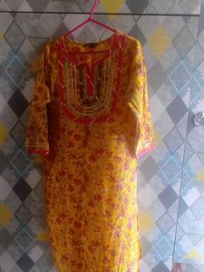 Kurta With Pink Leggings