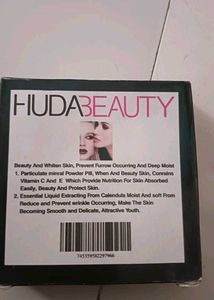 Huda Beauty Compact