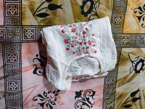 Kurti White