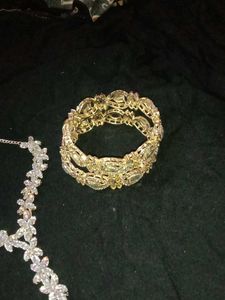 Stone Necklace With Earrings &amp; Bangles
