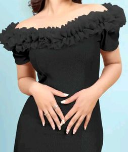 Elegant Black Off-Shoulder Maxi Dress