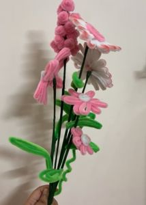 Pink daisy pipe cleaner flower bunch 🌸
