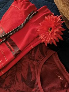 Red T-Shirt hudi Bundle..