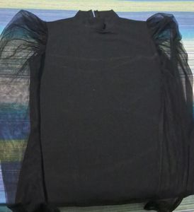 New Puffed Sleeve Black Top