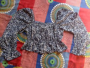 Chic Black &amp; White Print Top