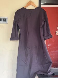 dark grey colour stretchable knee length top