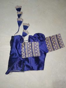 Women Blouse Embroidery Design Good Condition