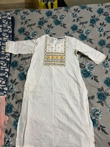 Elegant White Embroidered Kurta
