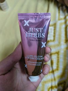Just Herbs Lumi-Glow Strobe Cream✨