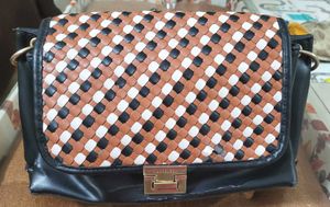 VanHeusen Hand Bag With Handle &sling