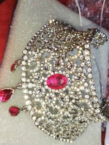 Women Artificial Choker Necklace.