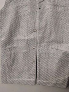 Elegant Sleeveless Silver Glittering Waistcoat