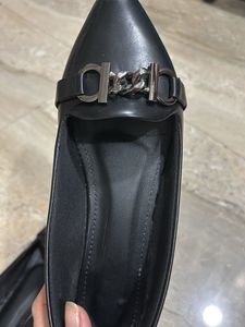 Black Pumps