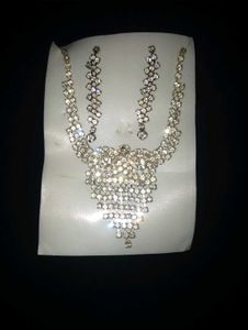 Sparkling Rhinestone Statement Necklace