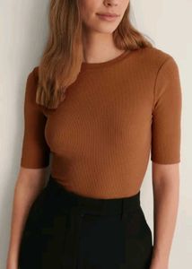 H&M Ribbed Brown Tee🤎