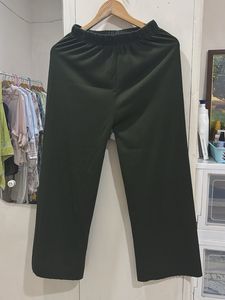 Flowey, Straight pant.