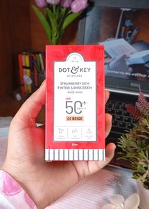 Dot & Key Strawberry Dew Tinted Sunscreen
