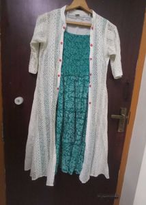 Elegant Green &amp; White Kurta Set