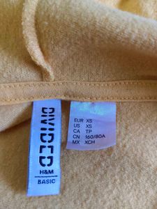 🎁Buy 1, Get 1 Free🎁H&amp;M Yellow  Hoodie Size S/M