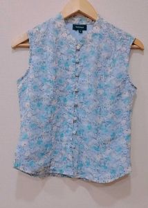 SLEEVELESS TOP