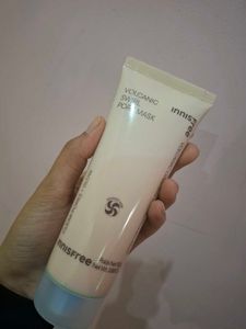 Innisfree volcanic swirl pore mask
