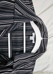 Stylish, long-sleeve button-up shirt