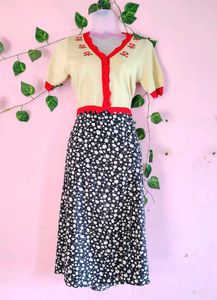 Chic Black &amp; White Floral Skirt