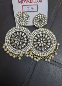 Fasion Earrings And Claw Clips