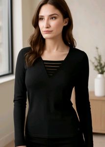 Elegant Black Top🖤♣️