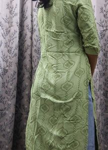 Printed Green Knew Length Kurta With 3/4 Sleeves