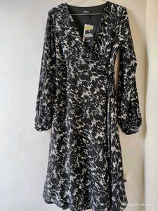 Chic Printed Wrap Dress