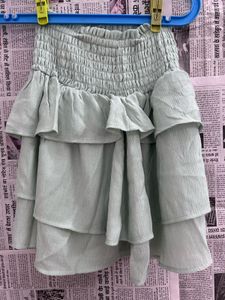 H&amp;M Tiered Ruffle Mini Skirt