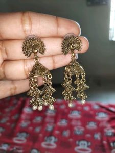 Vintage Gold Jhumka Earrings