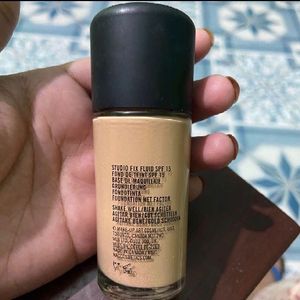 MAC Studio Fix Fluid SPF 15 NC25