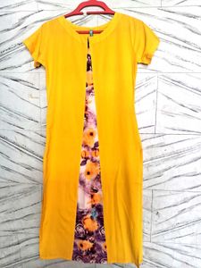 Women Crepe Front Slit Floral Kurti