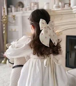 Hand Embroidered Hairbow 🎀