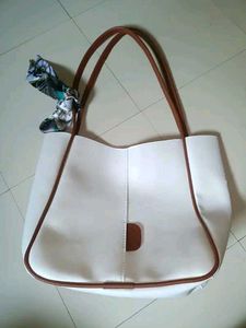 Casual Women’s Shoulder Bag in Faux Leather