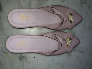 Sandal Pice 1 Only Rs 200