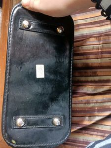 Elegant Black Handbag