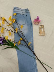 Sustainable Stylish Blue Jeans On a Budget!
