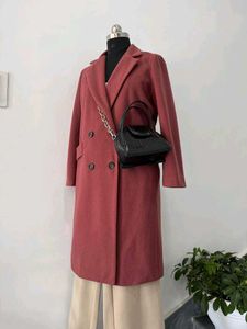 Woman&#39;s overcoat.