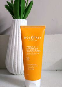 🧡 DOT & KEY Vitamin C + E Gel Facewash 🧡
