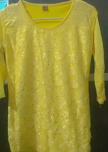 "Trendy Pre-loved Women’s Top – Great Condition"