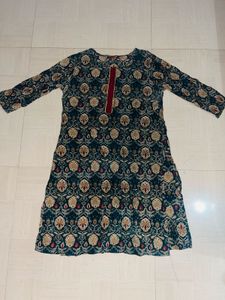 Elegant Women&#39;s Kurtis - Set of 2