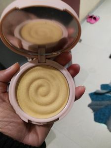 Myglamm Kplay Highlighter