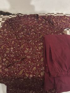 Elegant Kurta Set with Floral Design