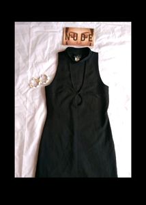 Black Bodycon V-neck Dress