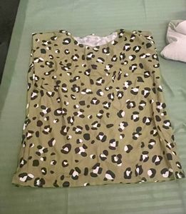 Cute Olive Puffed Sleeve Top