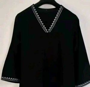 Elegant Black Embroidered Kurta