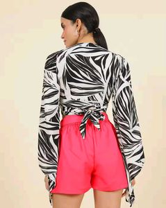 Bell Sleeves Animal Print Tie-Up Crop Fitted